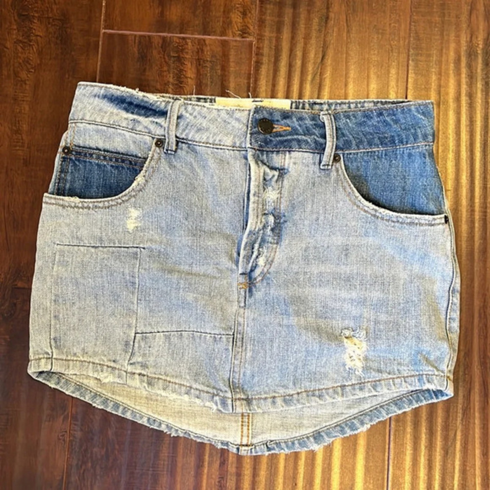 Free people mini skirt Jean skirt size 25 great condition like new
